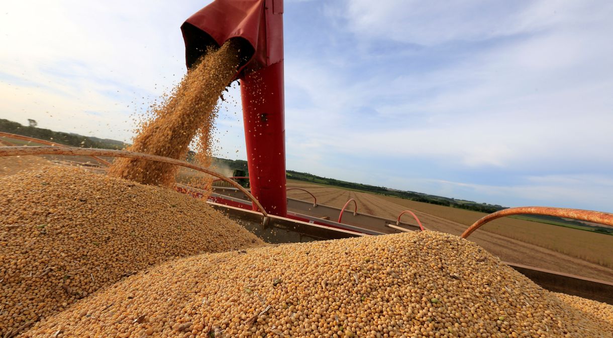 Quedas mais fracas nos preços do milho e da soja seguraram a deflação do IGP-DI