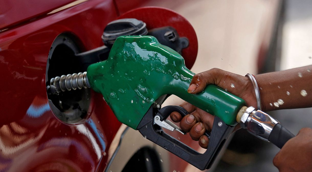 Preço médio da gasolina subiu para R$ 5,58 por litro, no Brasil
