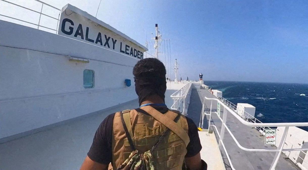 Militante houthi no navio Galaxy Leader no Mar Vermelho