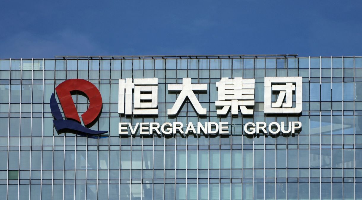 Logotipo da empresa é visto na sede do China Evergrande Group em Shenzhen, província de Guangdong, China