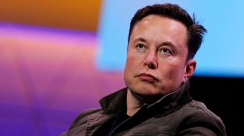 Pelo Twitter, o CEO da Tesla afirmou que ele e Sergey Brin continuam amigos, e que só viu a esposa do cofundador do Google duas vezes em três anos: "nada romântico"