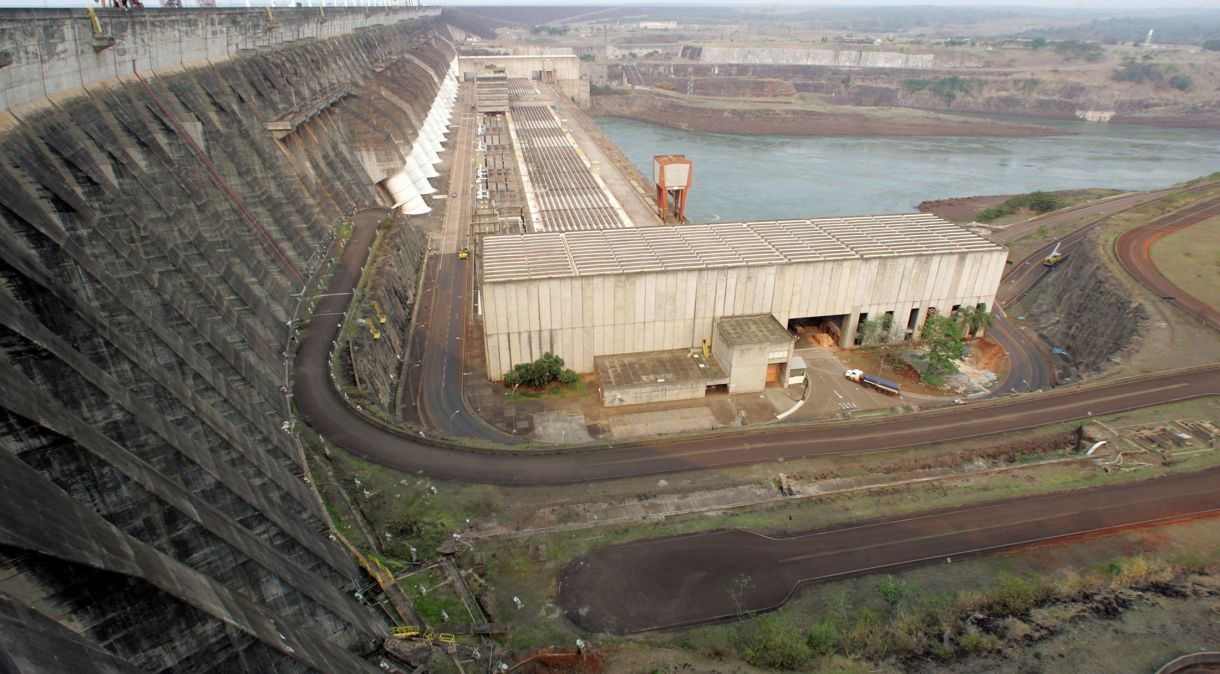 Itaipu: Hidrelétrica produz em torno de 8,4% da energia brasileira e quase 85,6% da paraguaia, afirmou o Ministério de Minas e Energia