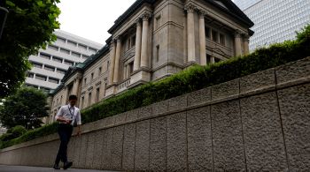 Decisão desta quinta-feira marca a primeira vez desde 1998 que governo japonês interveio no mercado de câmbio comprando ienes