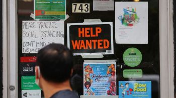 Segundo dados do BLS, estima-se que existam 1,3 empregos disponíveis para cada pessoa desempregada no país