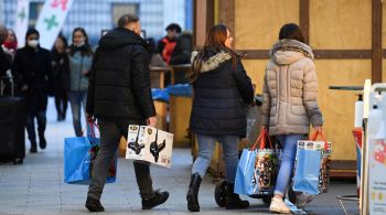 Segundo pesquisa do Banco Central Europeu, consumidor mediano espera aumento de 5% nos preços ao longo do ano seguinte e inflação de 2,8% em três anos