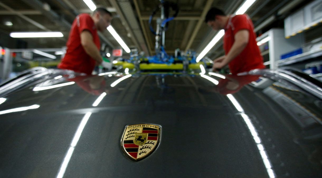 Porsche: empresa teve lucro operacional 22% maior no primeiro semestre do ano, enquanto a marca Volkswagen registrou queda de 8%