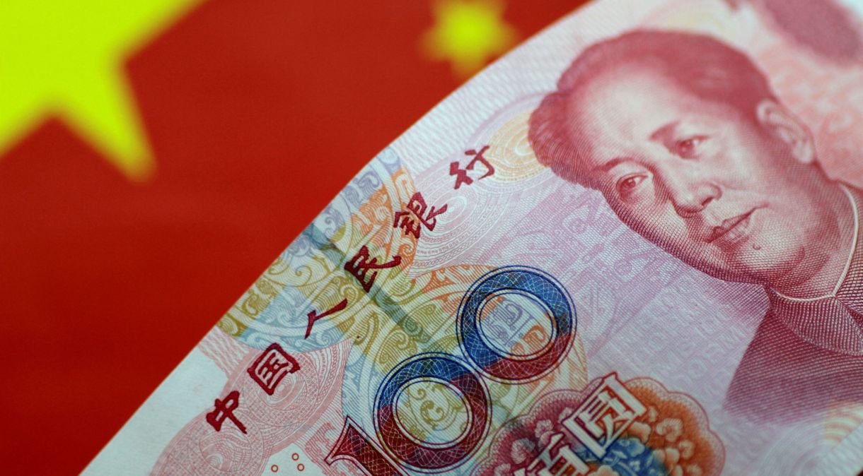 Yuan "offshore" atingiu um recorde de baixa, pressionada pelas expectativas de mais aumentos dos juros nos Estados Unidos