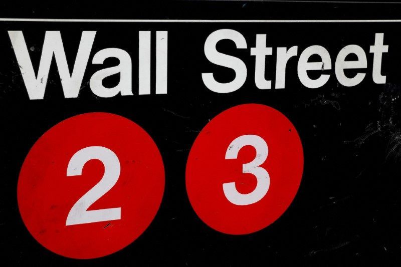 Placa sinaliza estação de metrô de Wall Street, em Nova York