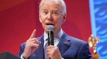 Presidente ucraniano Volodymyr Zelensky agradeceu a Biden no Twitter na manhã deste sábado (15): "O agressor russo será derrotado, a Ucrânia ficará livre!"