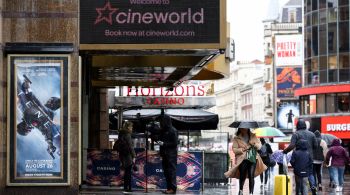 Cineworld tinha uma dívida líquida de US$ 8,81 bilhões, incluindo passivos de arrendamento, em junho de 2022