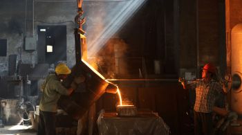 Contrato futuro de minério de ferro para setembro mais negociado na DCE caiu 1,83%, para uma mínima de duas semanas, a 777 iuanes a tonelada