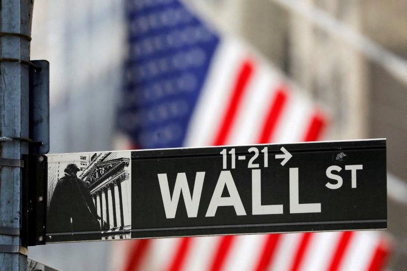 Dow Jones subia 0,24% na abertura, para 33.764,21 pontos