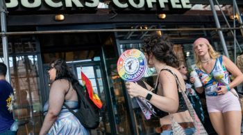 Baristas da rede de cafeterias culpam empresa por atrasos nas negociações contratuais e supostas violações da lei trabalhista 