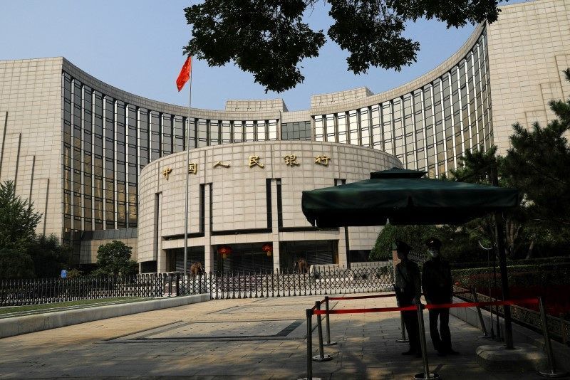 Na semana passada, o yuan chinês caiu para seu nível mais baixo em 16 anos, levando o banco central a fazer sua maior defesa da moeda já registrada