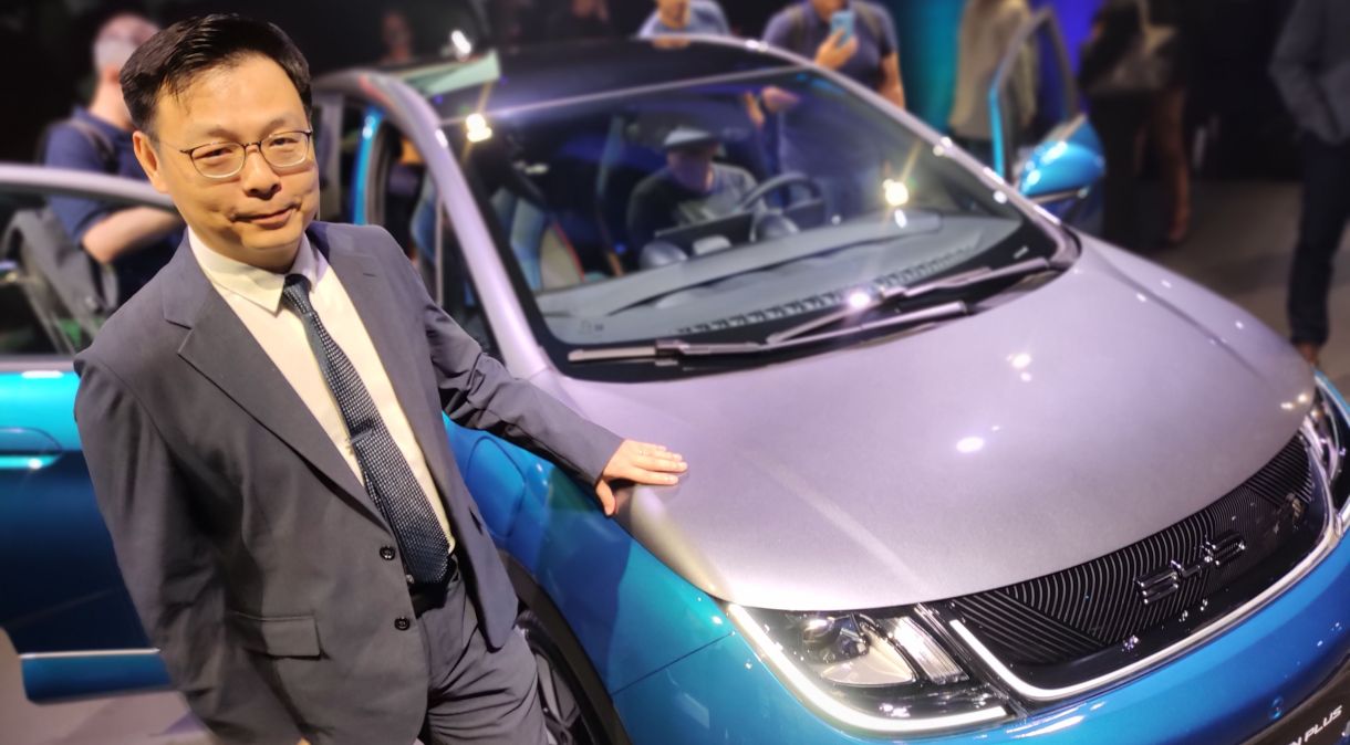 Presidente da BYD no Brasil apresenta modelo Dolphin Plus