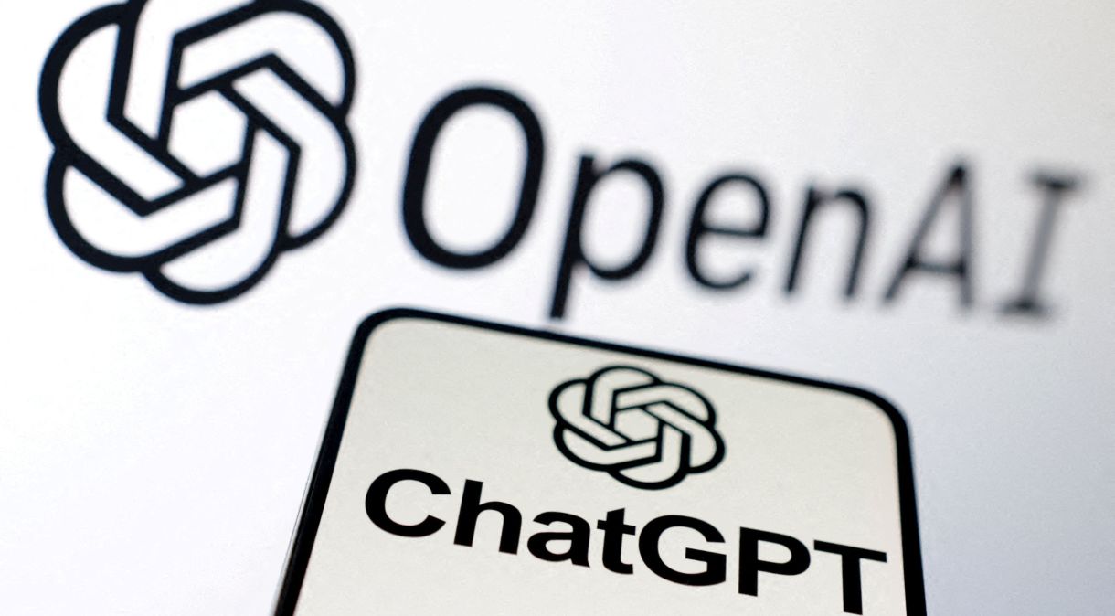 Logos de OpenAI e ChatGPT em ilustração