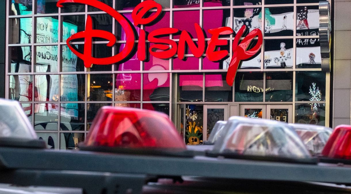 Logo da Disney na Times Square em Nova York