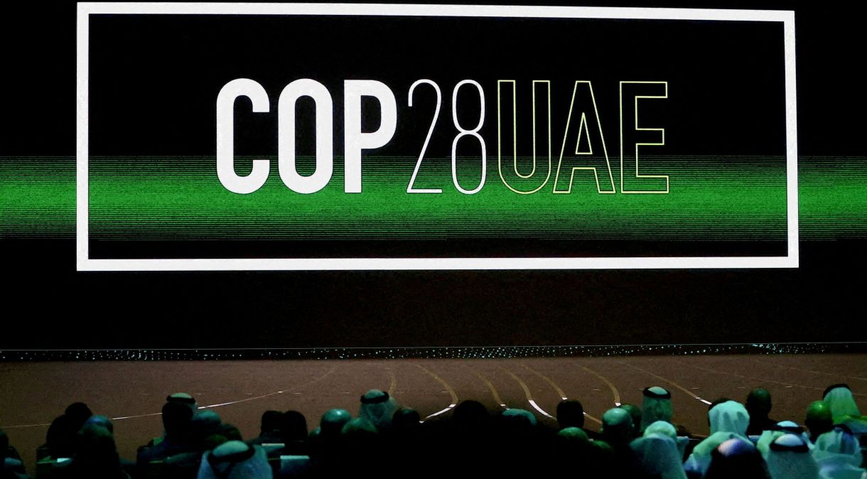 Logo da COP28 em Abu Dhabi