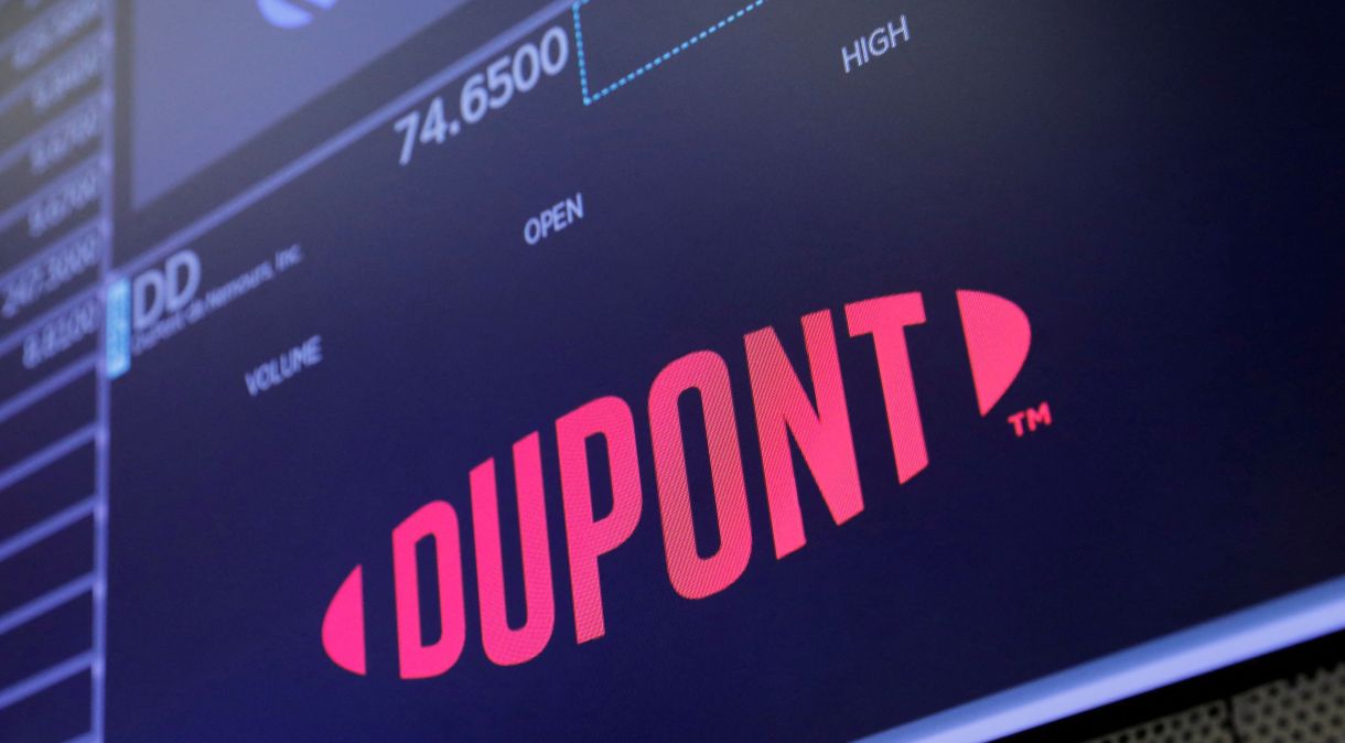 Diretora financeira da DuPont, Lori Koch, assumirá o cargo de CEO.