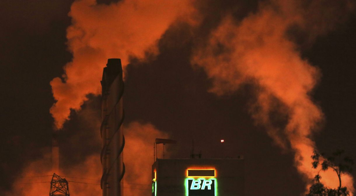 Marca da Petrobras em refinaria de Cubatão