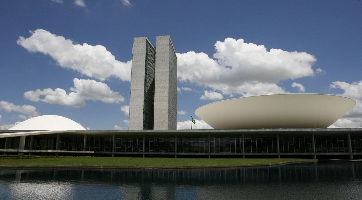 Vista do Congresso Nacional do Brasil projetado pelo arquiteto Oscar Niemeyer, em Brasília