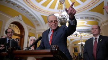 Chuck Schumer disse que o primeiro-ministro se perdeu ao permitir que sua sobrevivência política tivesse precedência sobre os melhores interesses do país