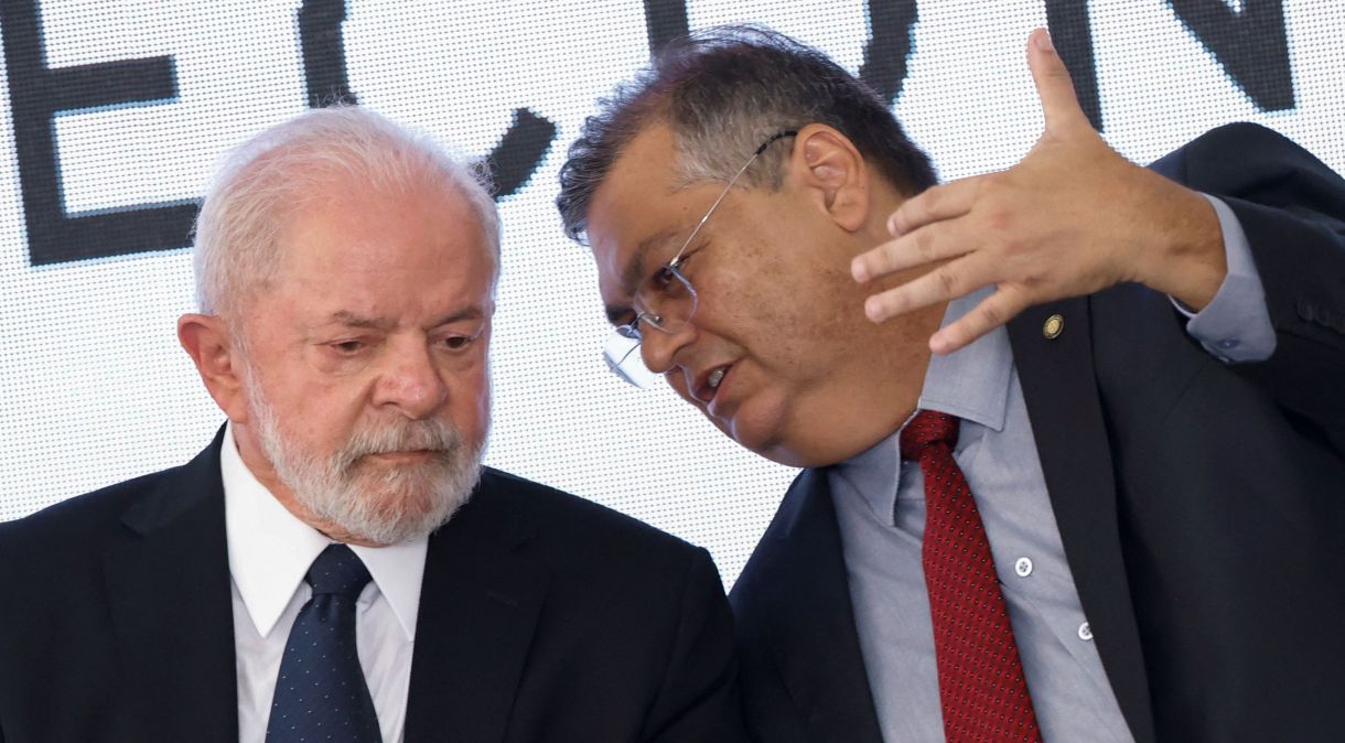 Lula e o ministro da Justiça, Flávio Dino