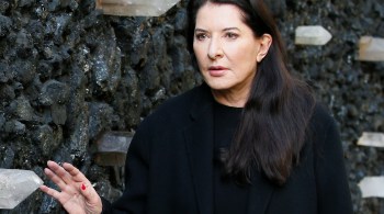 Entrevistada por Christiane Amanpour, a performática Marina Abramović fala sobre medo, arte, mortalidade e conexões profundas em sua longa carreira