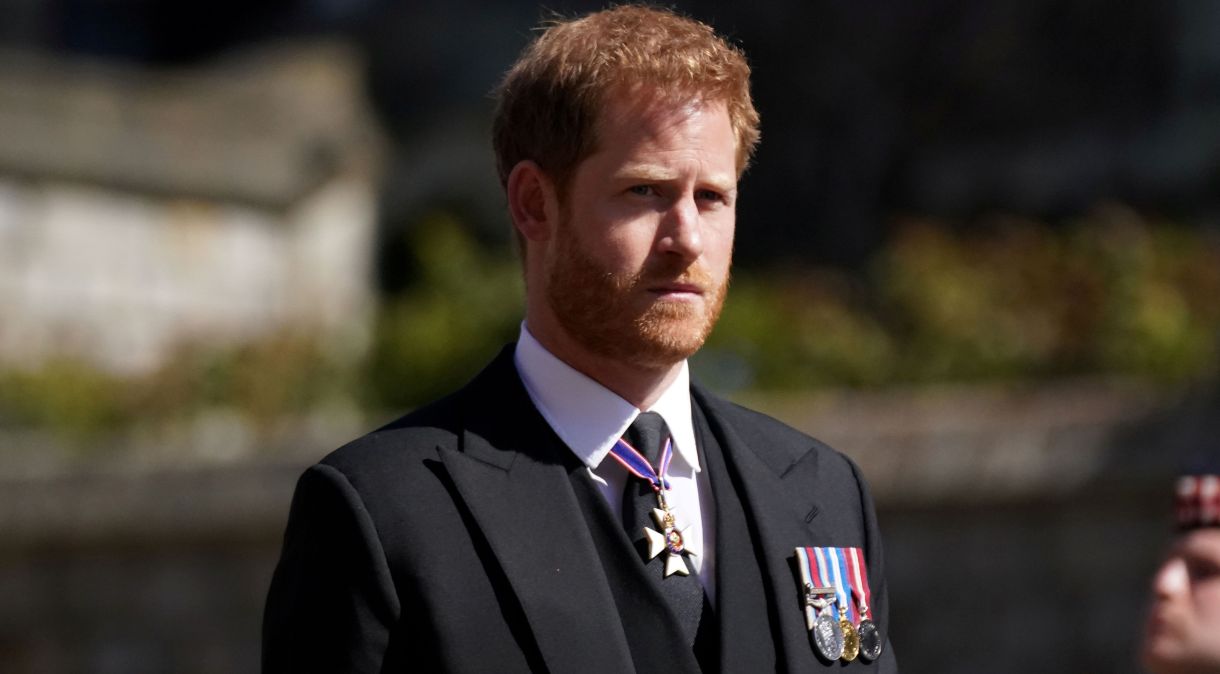 Príncipe Harry promete continuar trabalho de HIV da mãe Diana