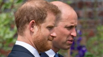 Publicação britânica diz que Príncipe William não gostou de saber que o irmão e a cunhada foram convidados para celebração da família real