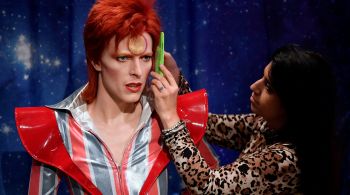 O astro da música, que morreu em 2016, aparece agora como seu alter ego, Ziggy Stardust