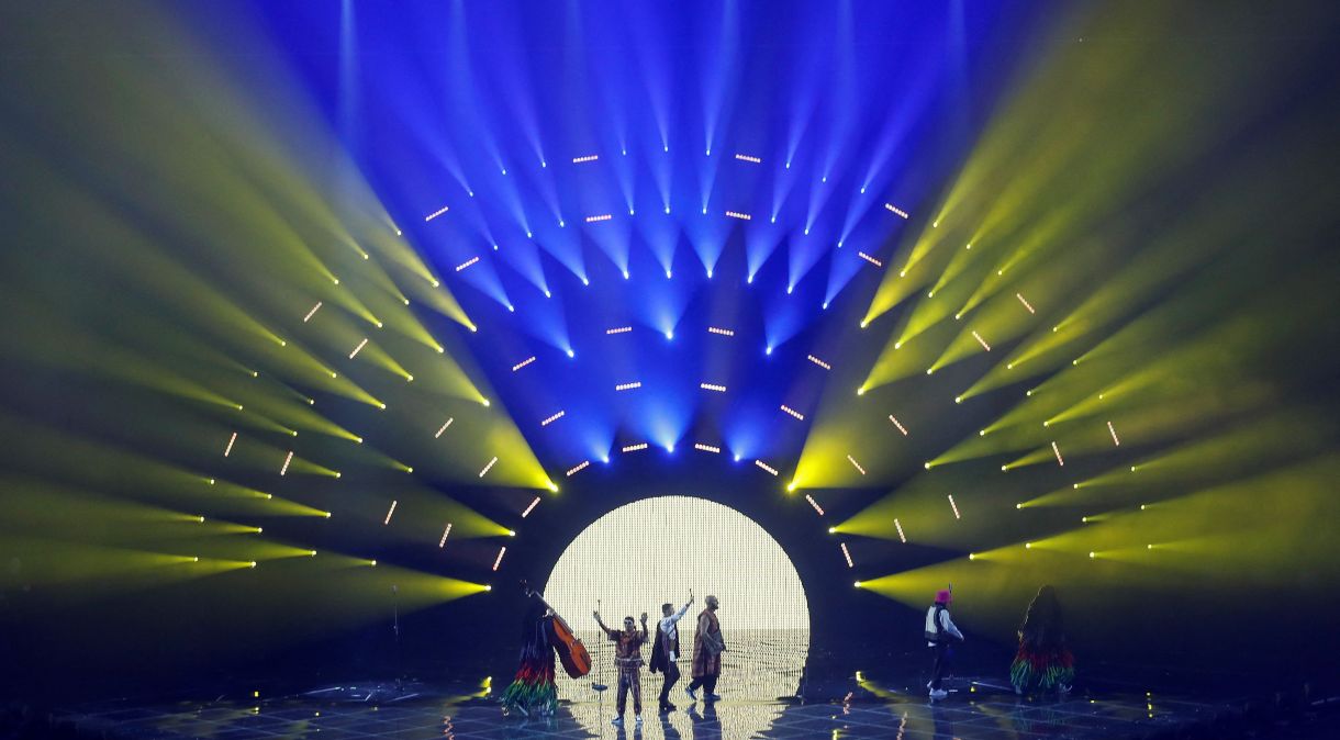 Banda Kalush Orchestra, da Ucrânia, se apresenta durante a primeira semifinal do festival de música europeu Eurovision, em Turim, na Itália