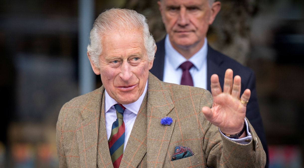 Rei britânico Charles durante visita à Escócia
