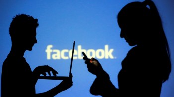 Frances Haugen, denunciante do Facebook, falou sobre a postura da rede social em depoimento a um comitê parlamentar do Reino Unido nesta segunda-feira (25)