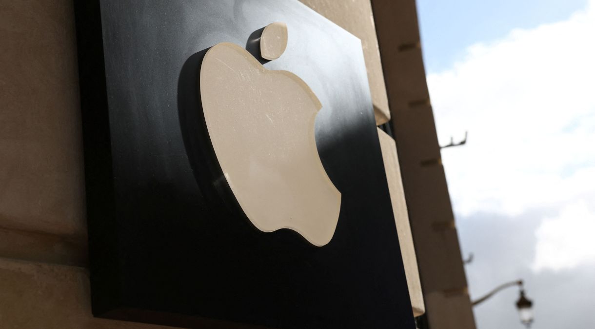 Apple entrou com recurso alegando a legalidade por não fornecer o carregador junto com o celular