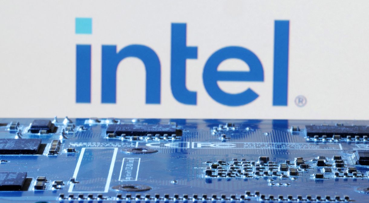 Logo da Intel em foto de ilustração