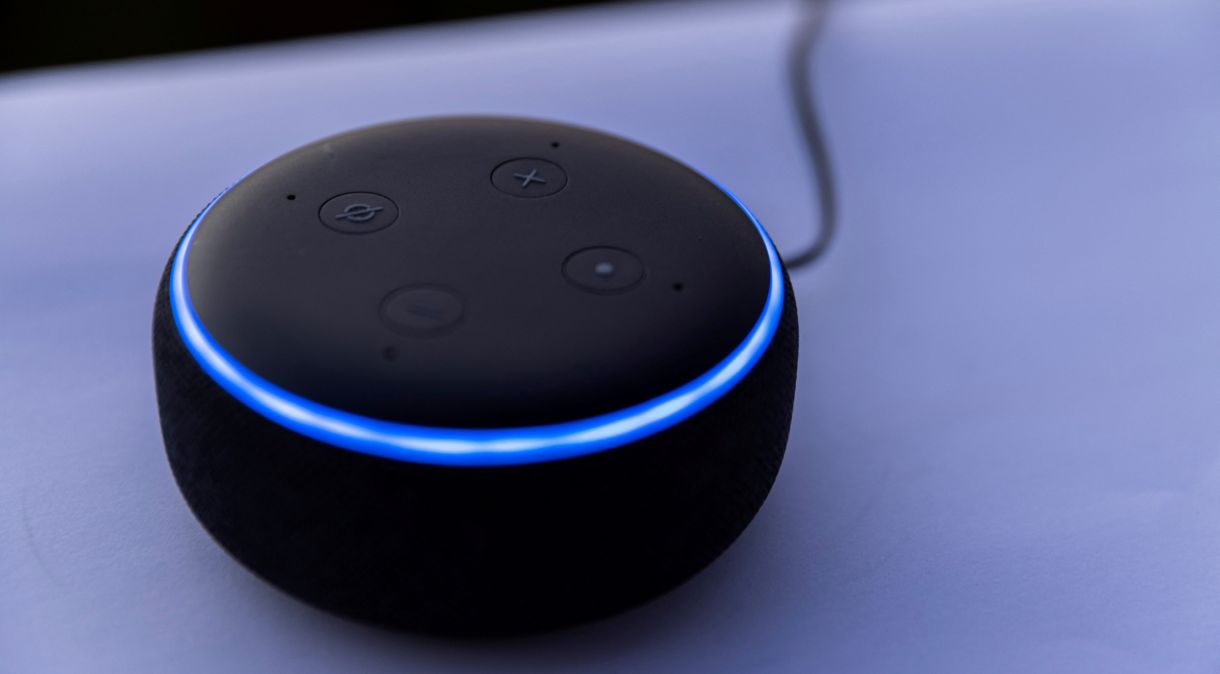 Dispositivo Echo, da Amazon, que tem Alexa embutida