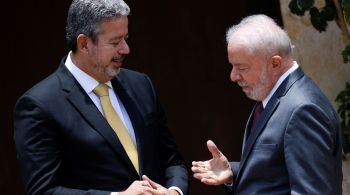 Segundo relatos feitos à CNN, dirigentes do Centrão foram avisados de que presidente também falará com líderes do Republicanos e do PP antes de viagem marcada para sexta-feira