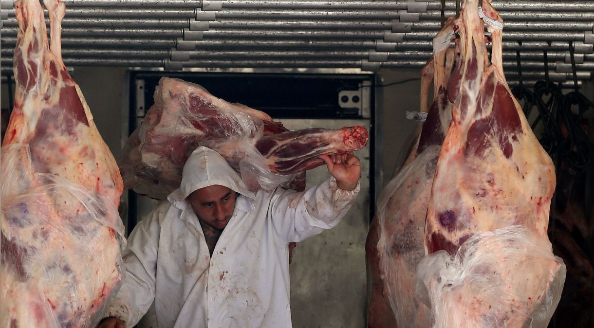 A China é o maior comprador de carne do mundo, tendo importado mais de 9 milhões de toneladas no ano passado
