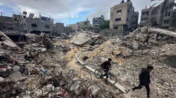 Isaac Herzog foi questionado a respeito de comentários feitos por membros do gabinete israelense, que pareciam sugerir a ideia de mover forçadamente a população de Gaza