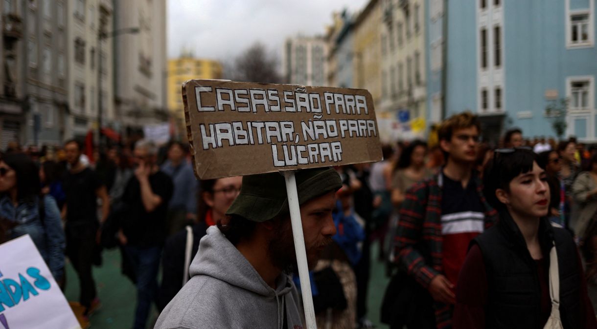 Protesto pelo direito à habitação acessível em Lisboa