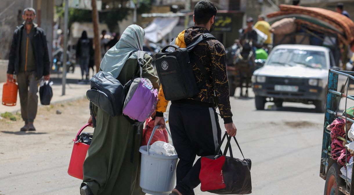 Palestinos deixam parte de Rafah