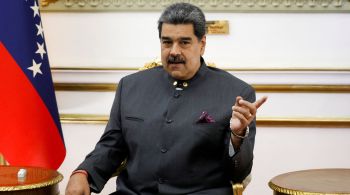Estados Unidos dizem que não vão renovar licença que alivia sanções ao setor petrolífero venezuelano se não houver progresso para eleições livres e justas