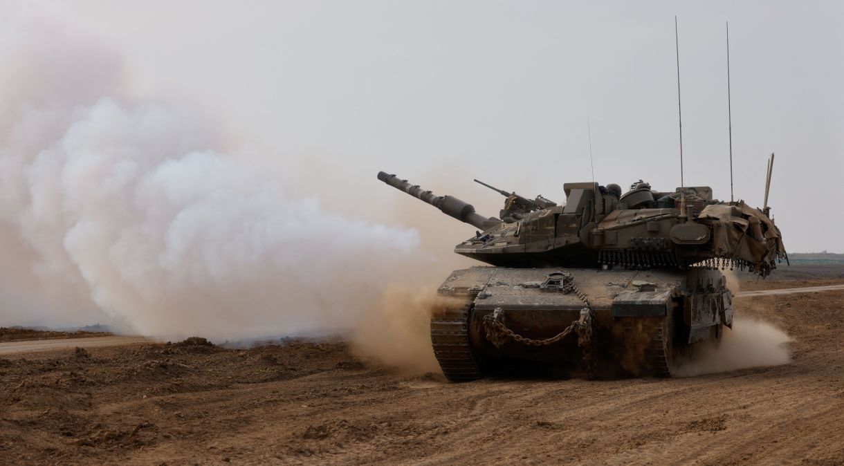 Tanque israelense retorna da Faixa de Gaza