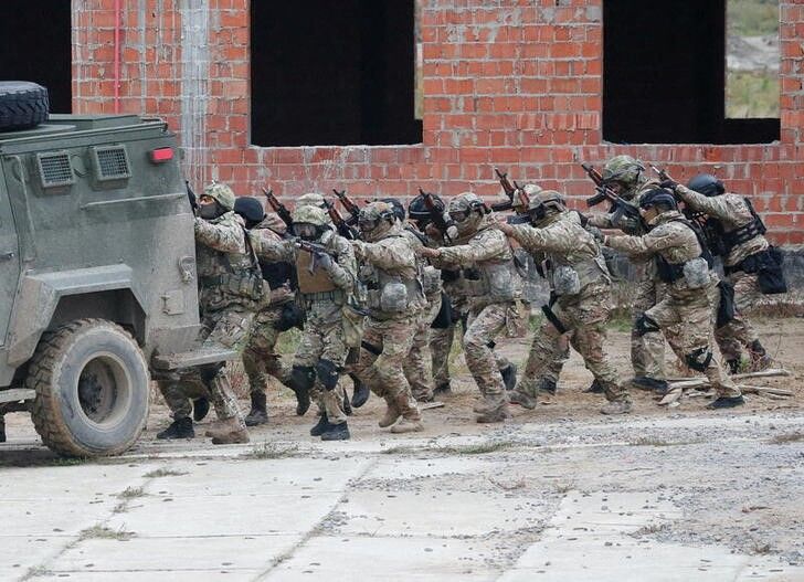 Exercício militar no Centro Internacional de Manutenção da Paz e Segurança da Ucrânia, perto de Yavoriv, na região de Lviv.