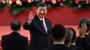 Principal líder da China iniciou no domingo (23) o inédito terceiro mandato no poder e prometeu recuperar lugar de direito do país no mundo, mesmo que enfrente "tempestades perigosas"