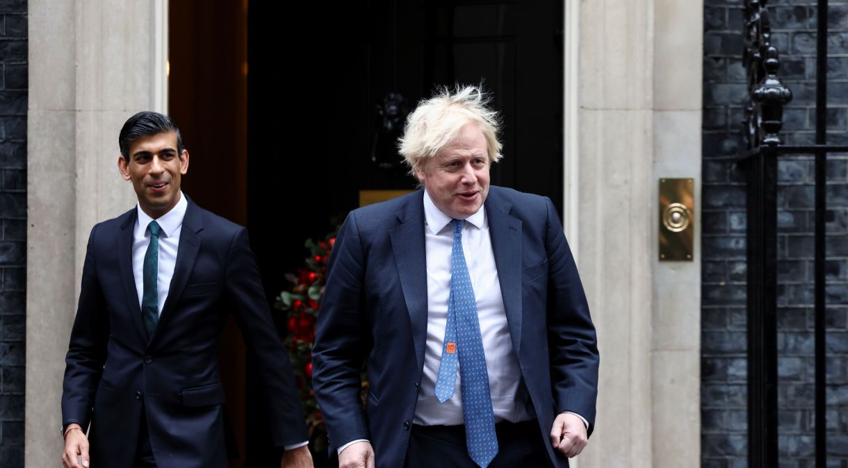 Boris Johnson e Rishi Sunak em Londres