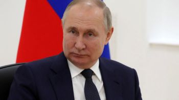 Presidente russo comparou as alegações da Ucrânia com suposta encenação do Ocidente de um ataque com armas químicas na Síria