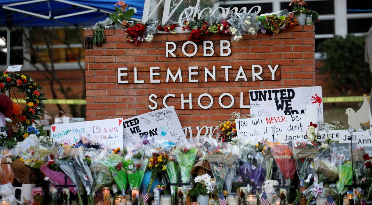 Homenagem a vítimas de massacre em escola no Texas