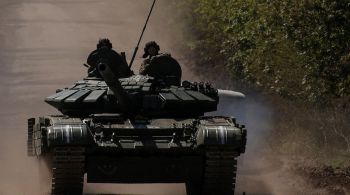 Equipes de inteligência dos dois países afirmam que recursos têm sido movidos de Nova Kakhovka e Kherson para a região onde acontece a contraofensiva ucraniana 